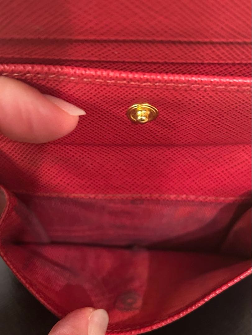PRADA サフィアーノレザー 財布　赤