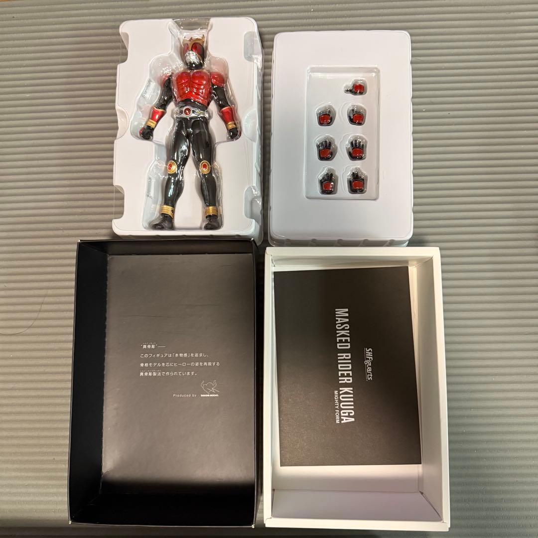 真骨彫S.Hフィギュアーツ 仮面ライダークウガ マイティフォーム
