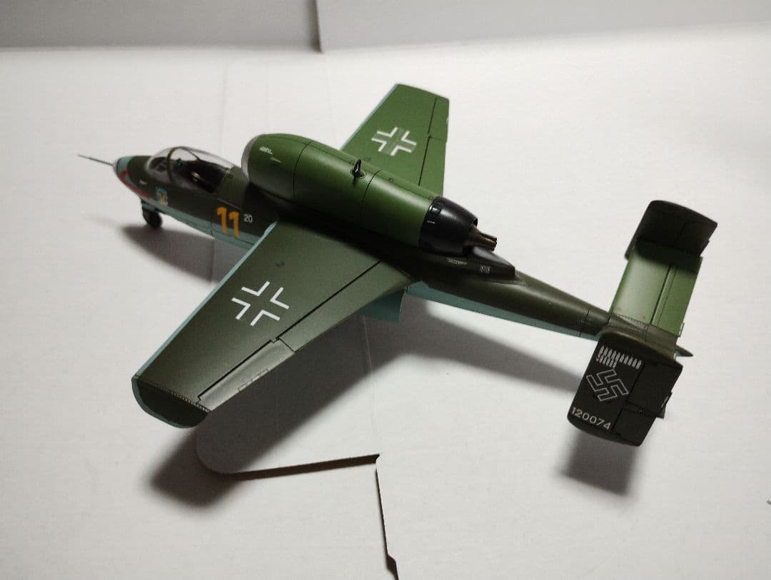 プラモデル完成機　1/48　ハインケルHe162a-2サラマンダー