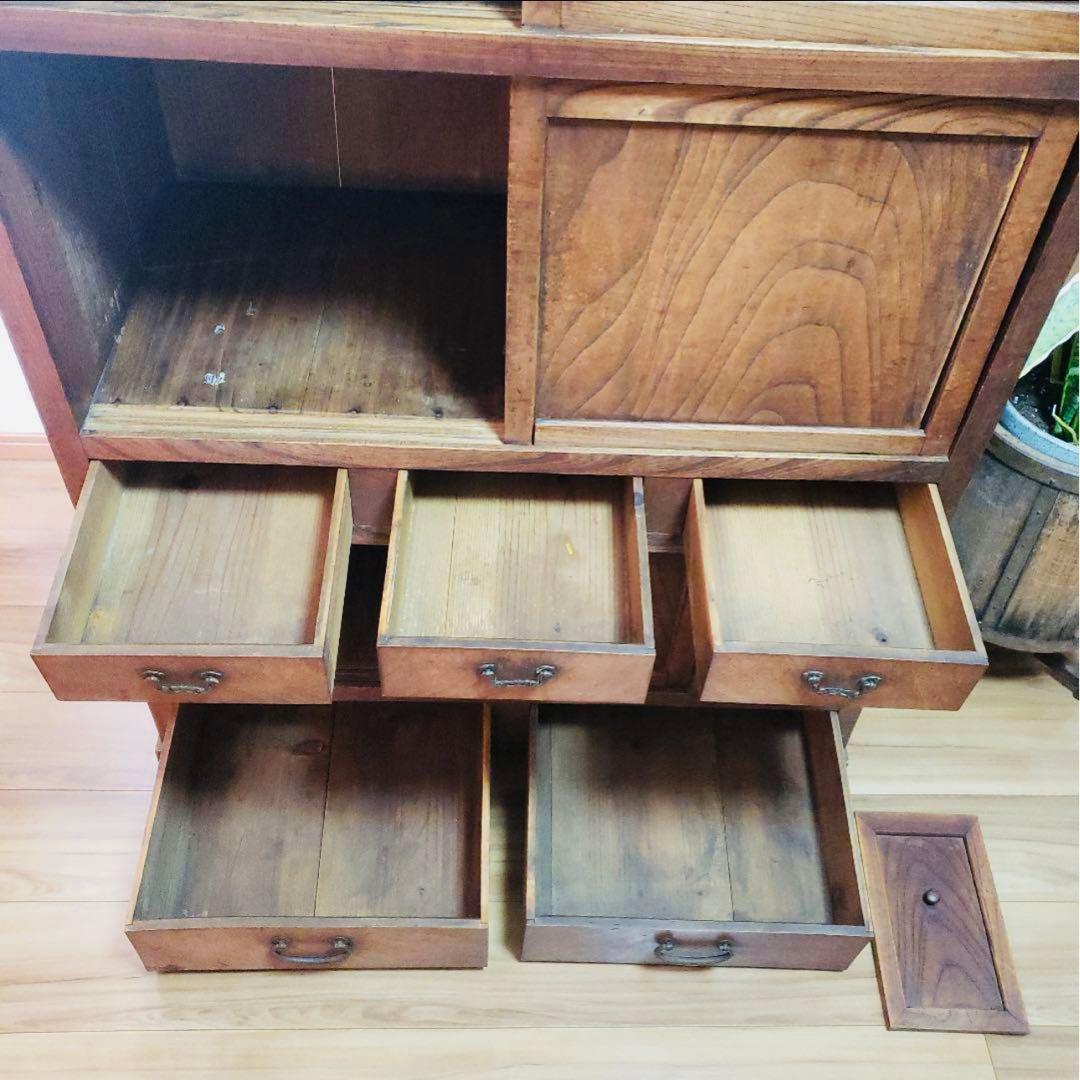 木目が美しい箪笥