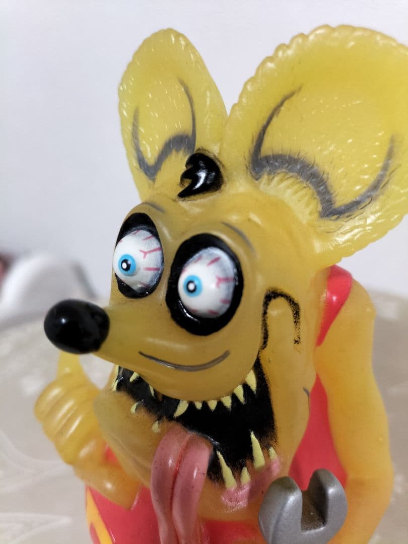 フィギュア4体セット　ホーマー・ラットフィンク・KFC・TIKI