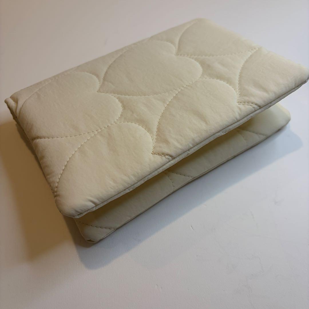 【再入荷】バインダーカバー　アイボリー　ビッグハート　A6 韓国　貯金