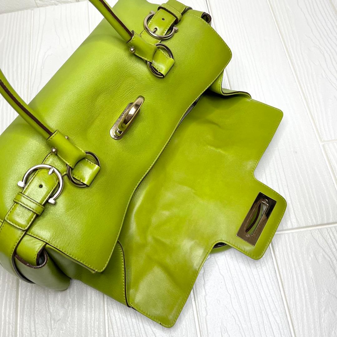 【入手困難】✨上美品✨☘️フェラガモ☘️✨ハンドバッグ✨ガンチーニ✨グリーン✨