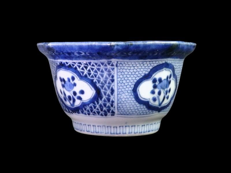 古伊万里　染付　毘沙門亀甲紋に花図　八角向付 ５客　A234AS-DBb