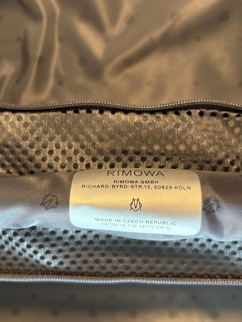 バッグ RIMOWA ESSENTIAL LITE CABIN 37L BLACK