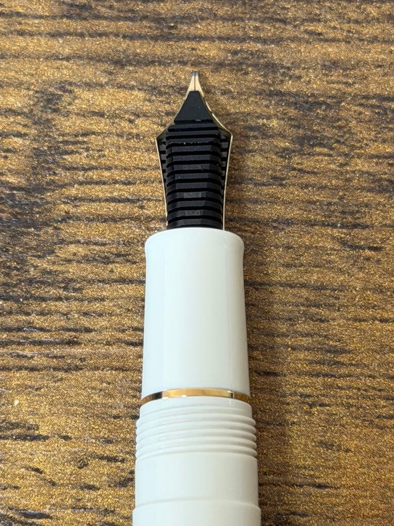 新品未使用　長刀　アイボリー　ふでDEまんねん　NAG セーラー　万年筆