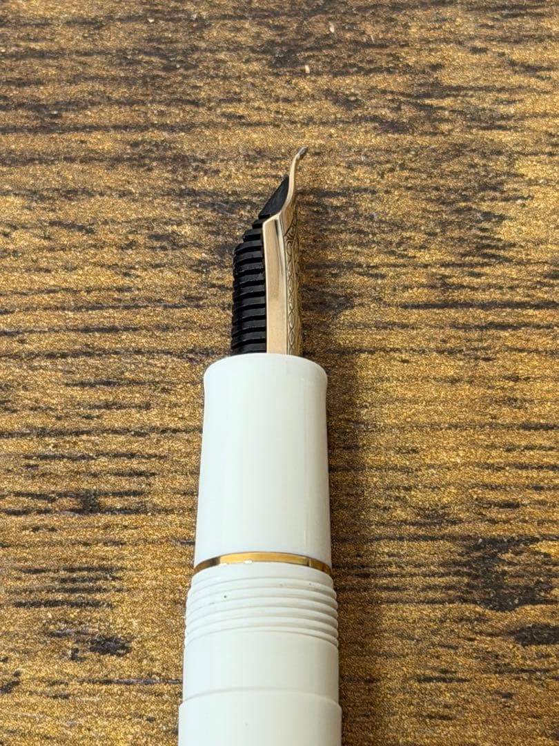 新品未使用　長刀　アイボリー　ふでDEまんねん　NAG セーラー　万年筆