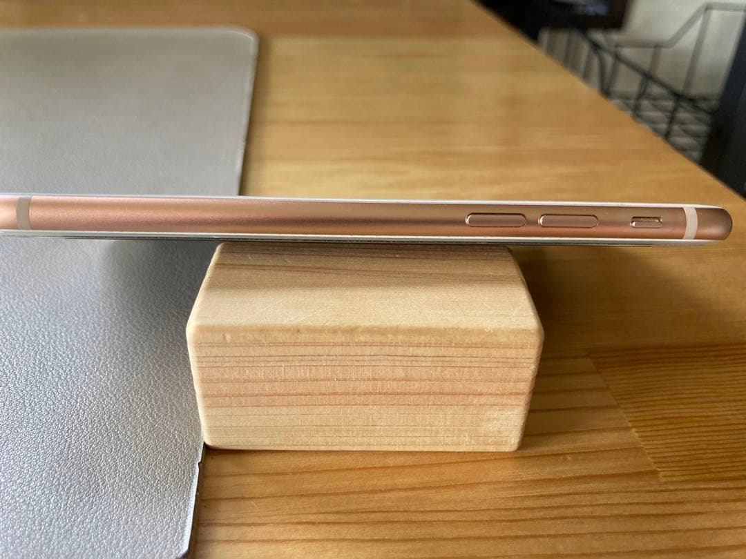 Iphone 8, バッテリー80%, ローズゴールドカラ