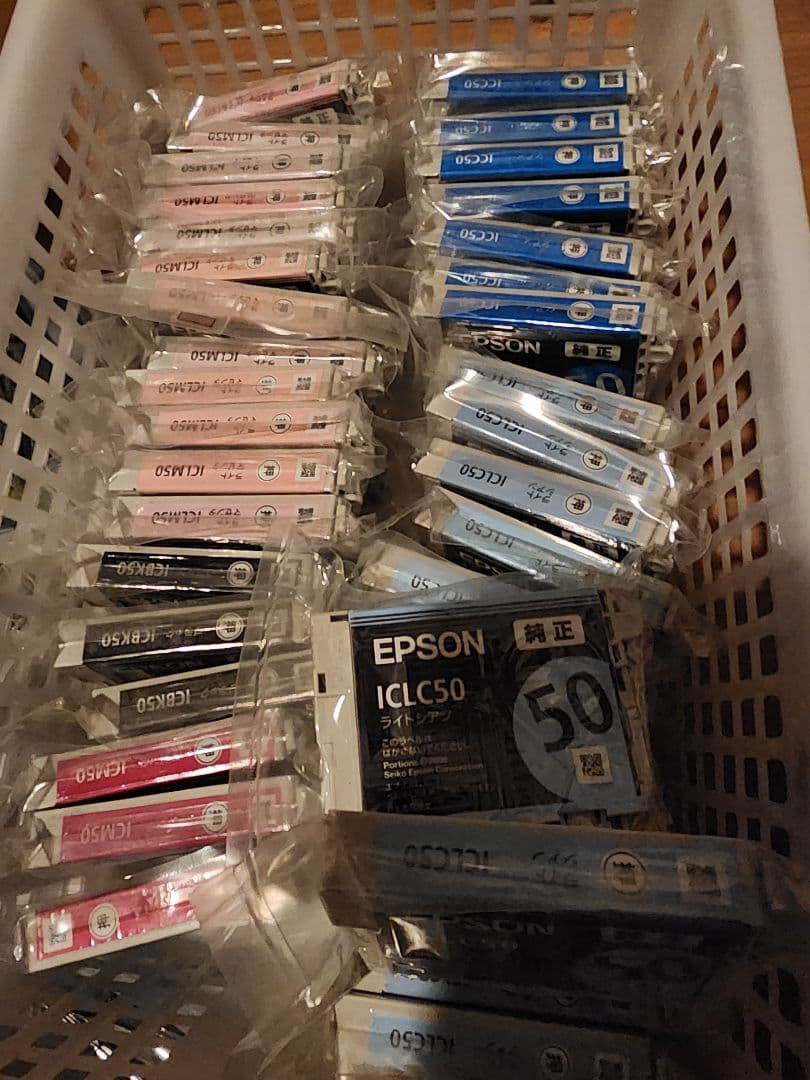 未使用品　純正、互換エプソンインクカートリッジＩＣ５０シリーズ各色 45個