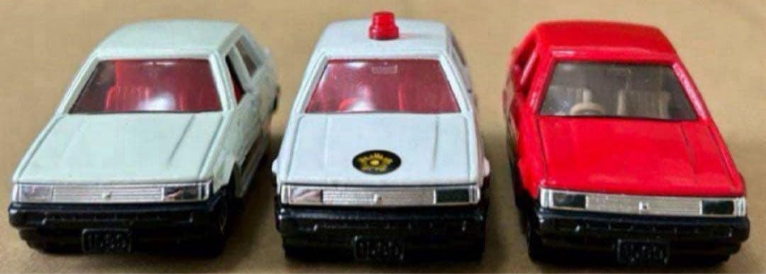トミカ トヨタ カローラ 4ドアセダン 3 台セット