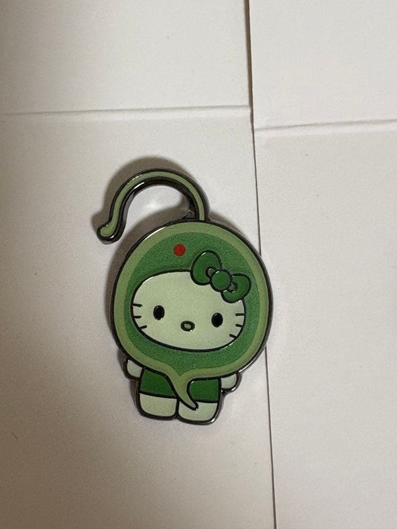 日本館藻キティ　ピンバッチ　4個セット