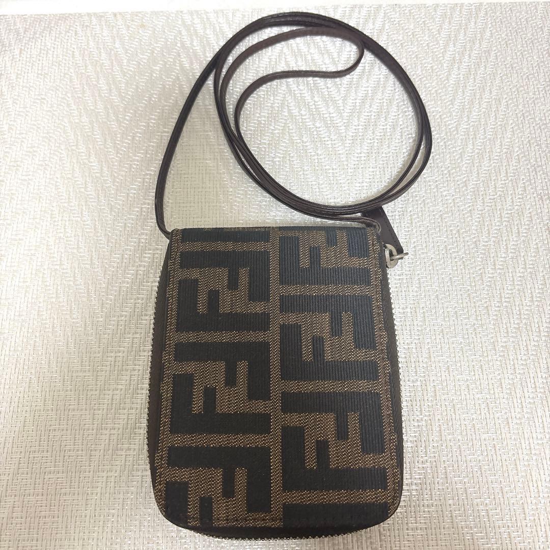 ❤️フェンディ FENDI ショルダーウォレット 肩掛け財布