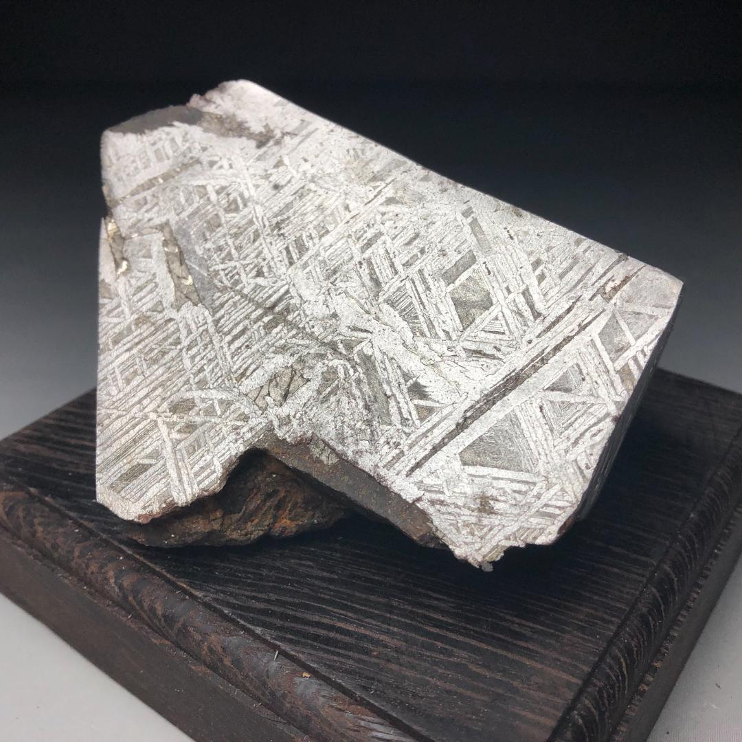 アルタイ隕石　大型隕石 鉄隕石　外皮付き隕石　ナチュラル　原石　重さ約1095ｇ