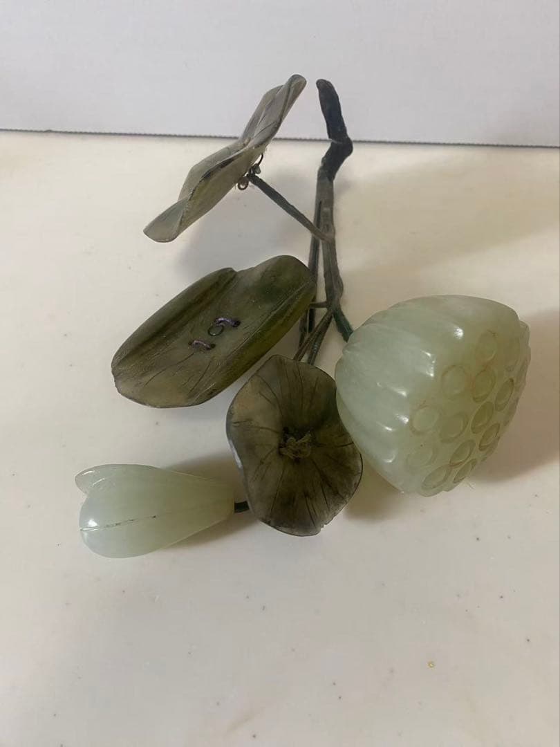中国美術 天然石和田玉彫刻 装飾彫刻 蓮の果実 置物 時代物