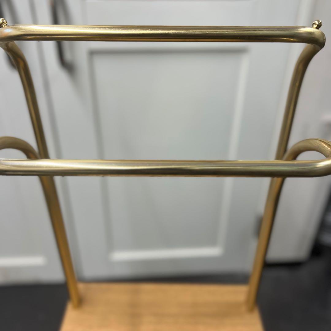 【中古品】シンプルセルフスタンド　パン屋　トング・トレー 台 収納 飾り棚