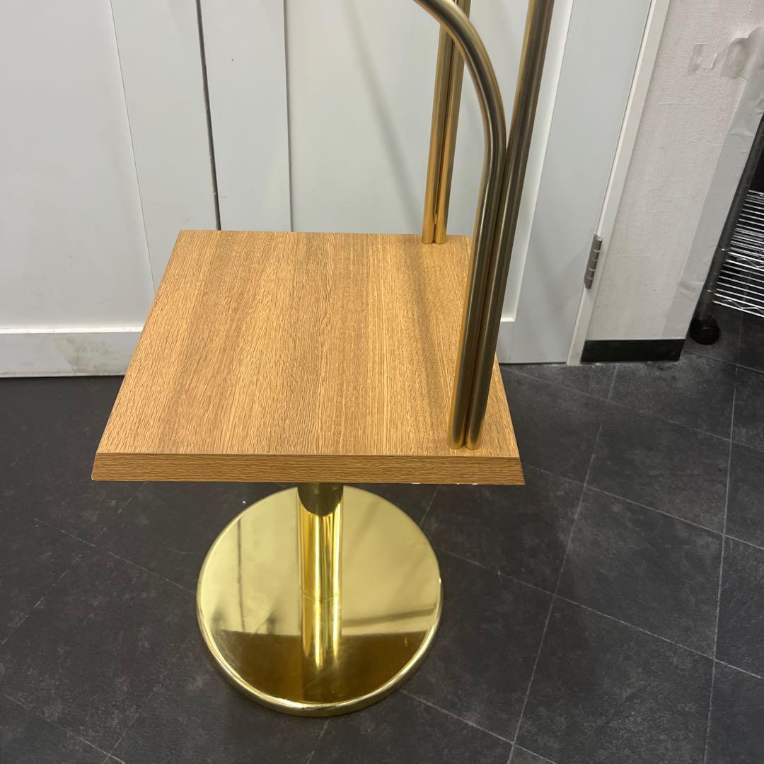 【中古品】シンプルセルフスタンド　パン屋　トング・トレー 台 収納 飾り棚