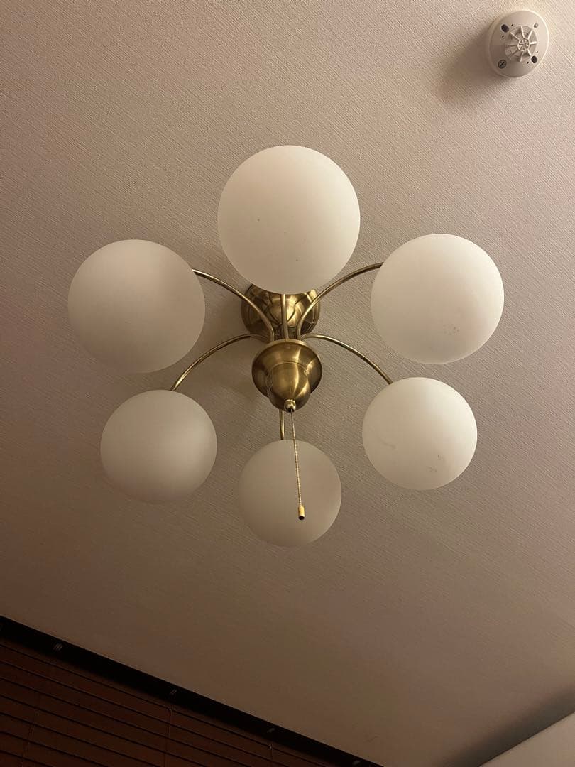 モダンシーリングライト 6灯 ホワイト・ゴールド ヤマギワ　照明