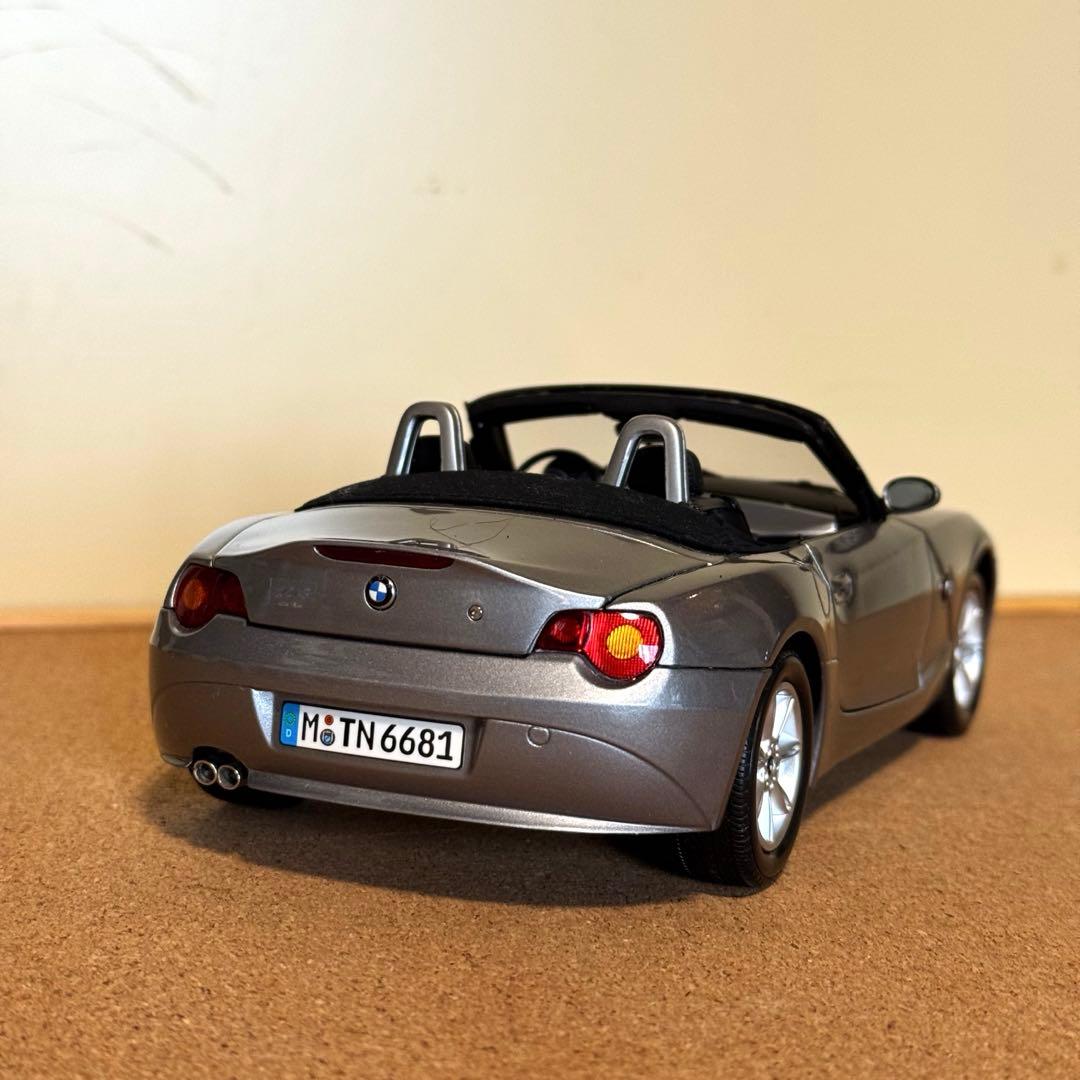 BMWオリジナル　BMW Z4 E85 1/18