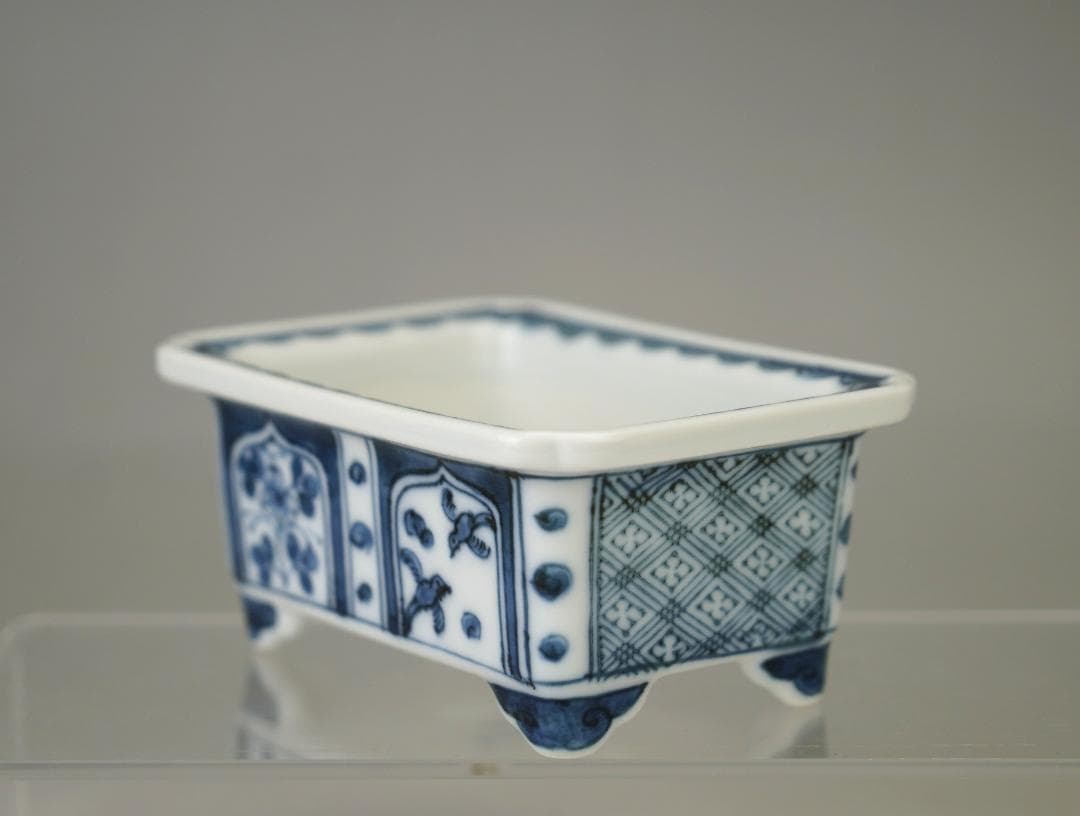 未使用！盆栽鉢 伊万定右衛門　 染付呉須花鳥図絵鉢　外縁隅入段足長方鉢 共箱布有