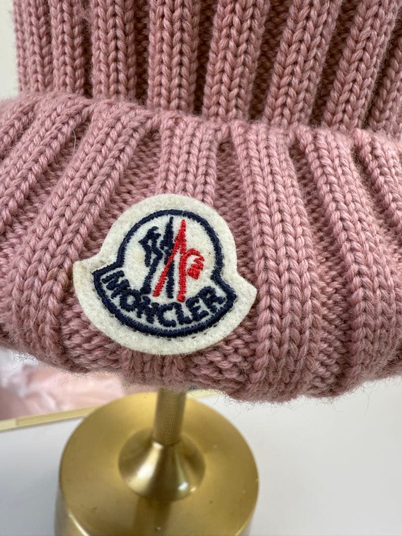 MONCLER ピンク ニット帽 ファー付き