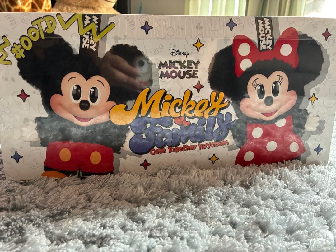 POPMARTディズニーぬいぐるみキーチェーンアソートBOX（８個入）