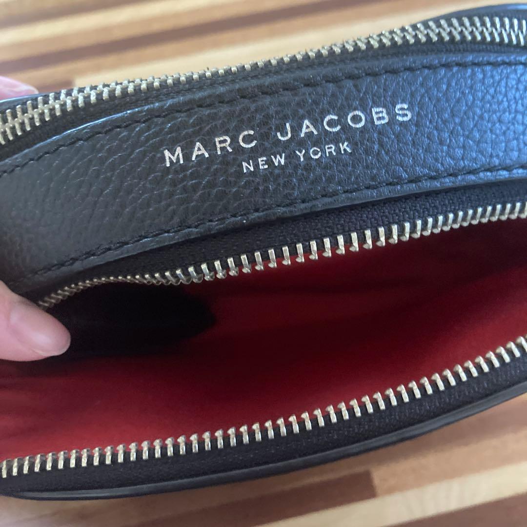 MARC JACOBS ブラックレザーショルダーバッグ
