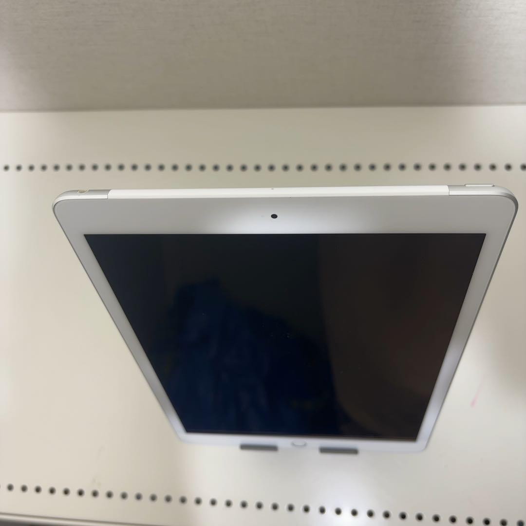 バッテリー良好　早い者勝ち　iPad 第8世代　Cellular 32GB