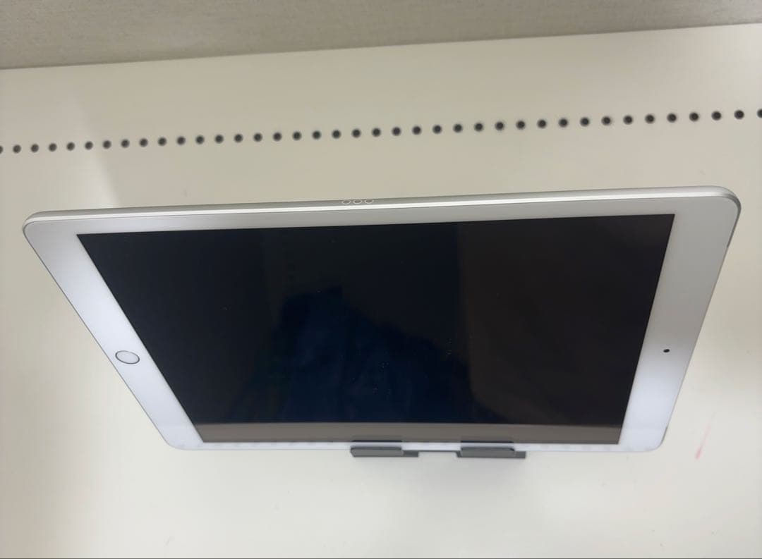 バッテリー良好　早い者勝ち　iPad 第8世代　Cellular 32GB