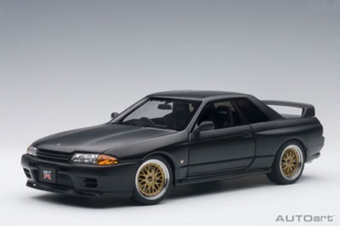 オートアート 1/18 GT-R R32 VスペックII マットブラック