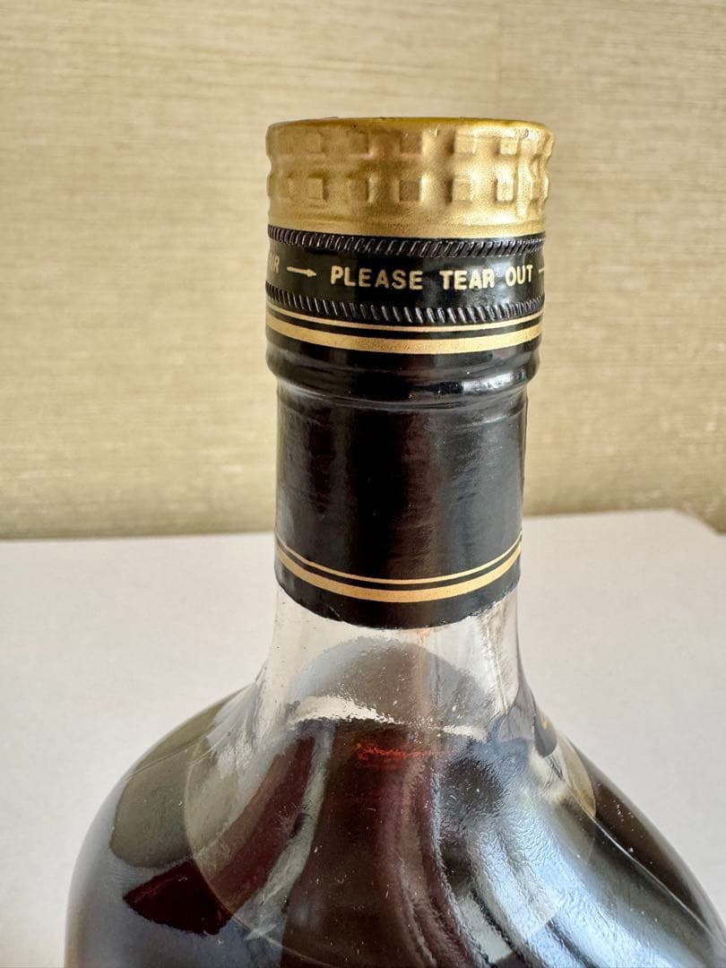 Hennessy XO コニャック 金キャップ箱入り 700ml