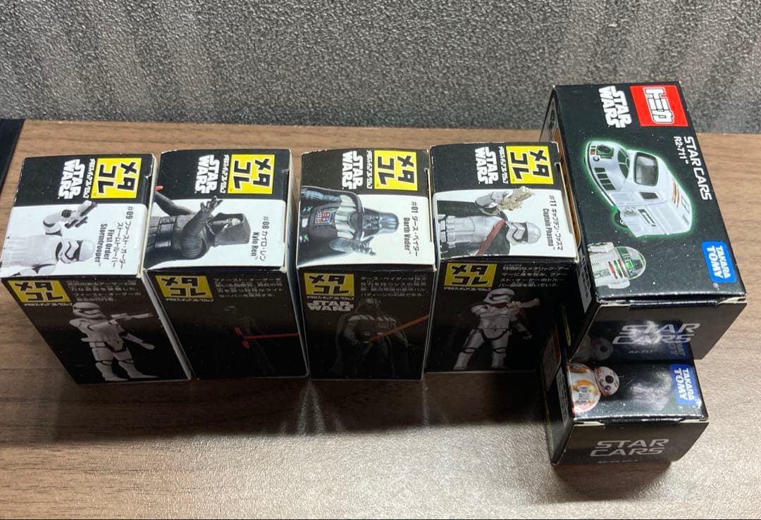 スターウォーズ　STAR WARS メタコレ　トミカ・フィギュア・パズルのセット