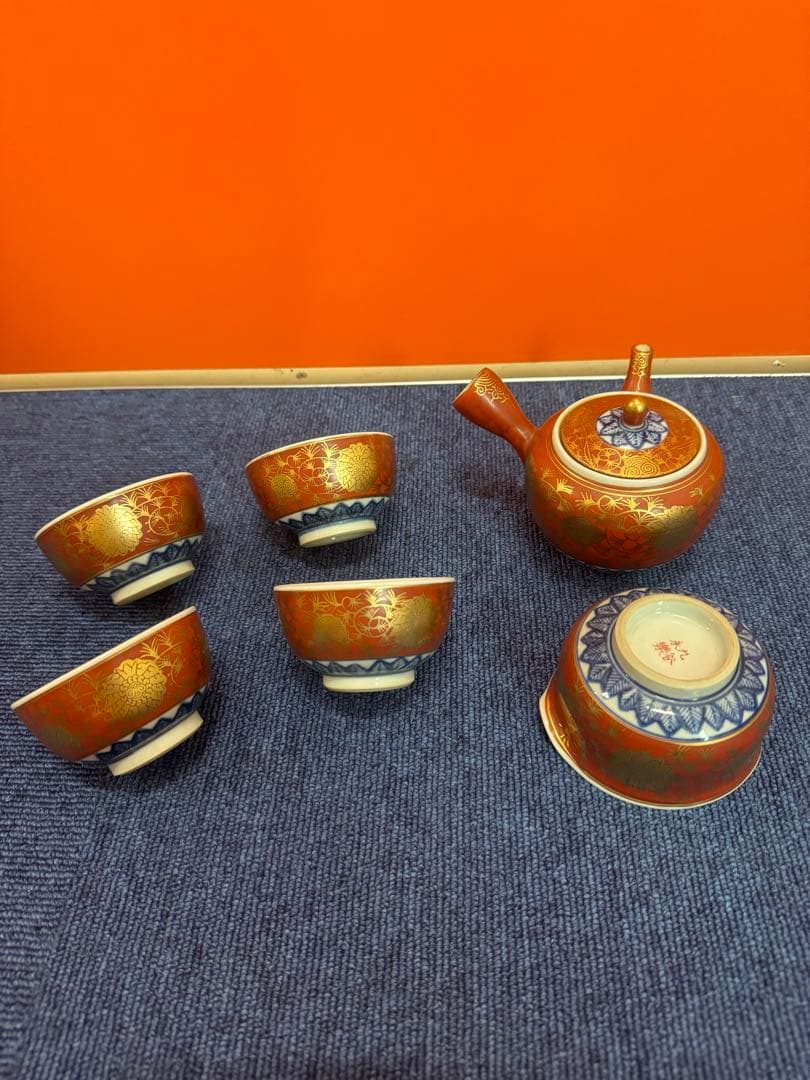 1725 九谷焼　赤絵　赤地金花　茶器セット　急須1客　湯冷し1客　湯呑4客
