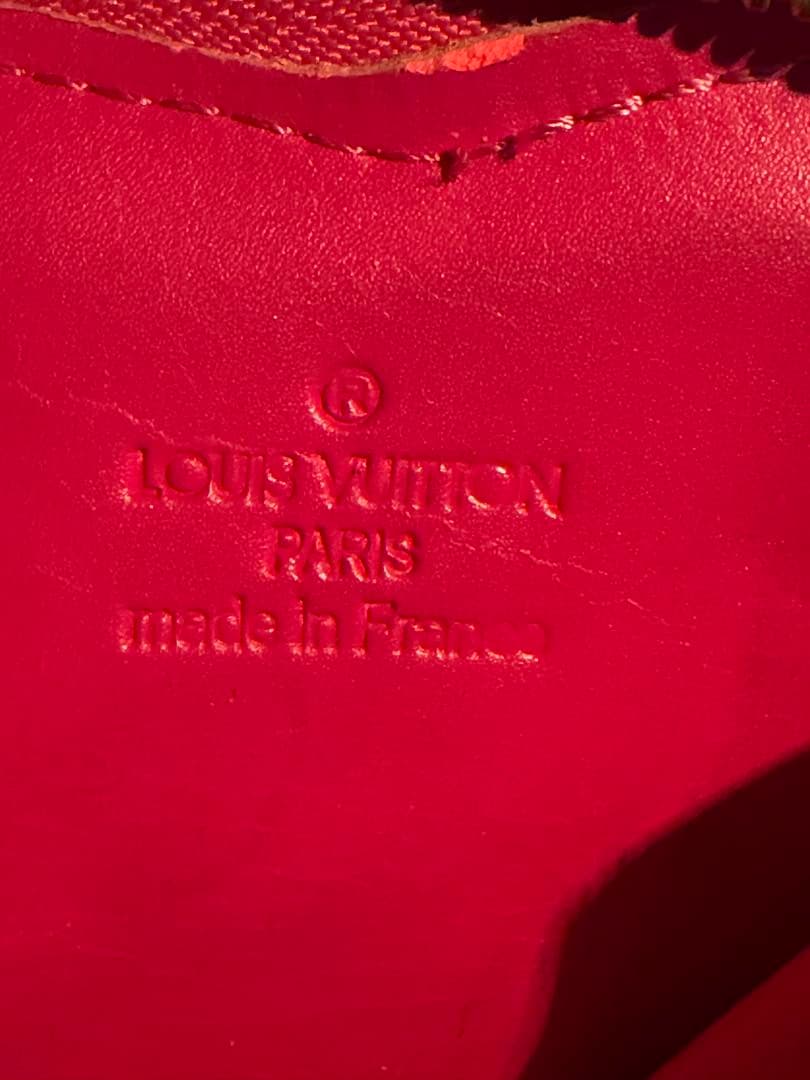 ルイヴィトン ケース ポルトモネクール ハート モノグラムヴェルニ 赤