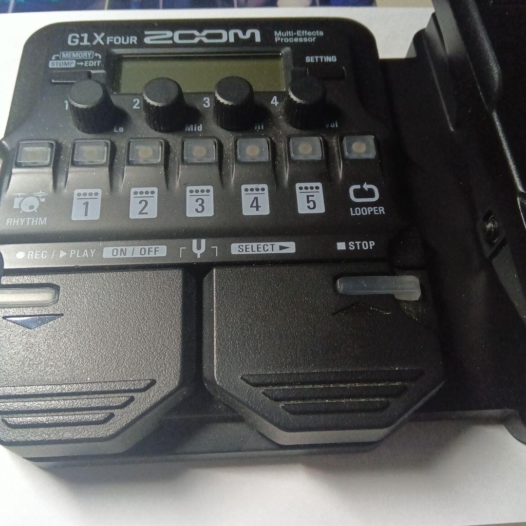 zoom G1X FOURです