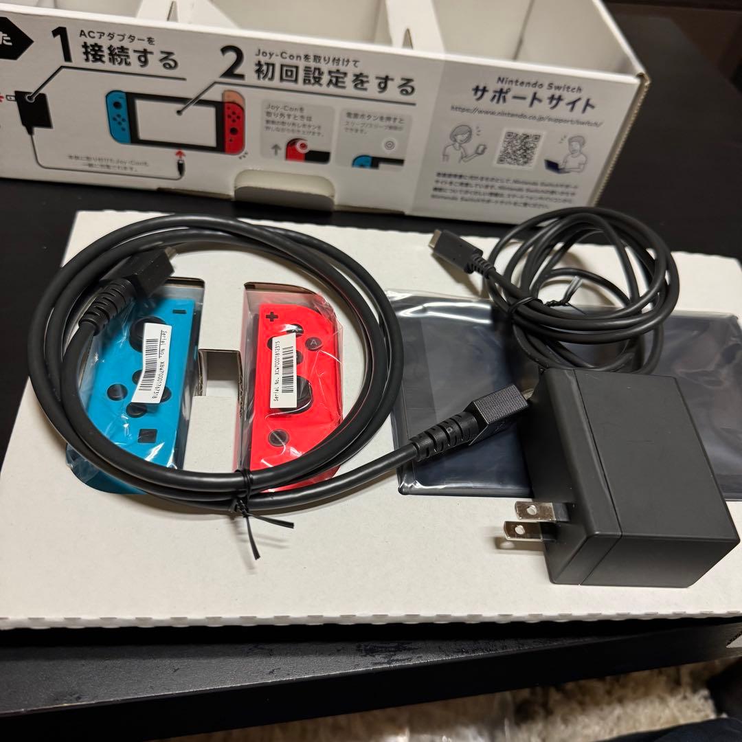 美*様 i*u様 【美品】Nintendo Switch 本体 青/赤 Joy-