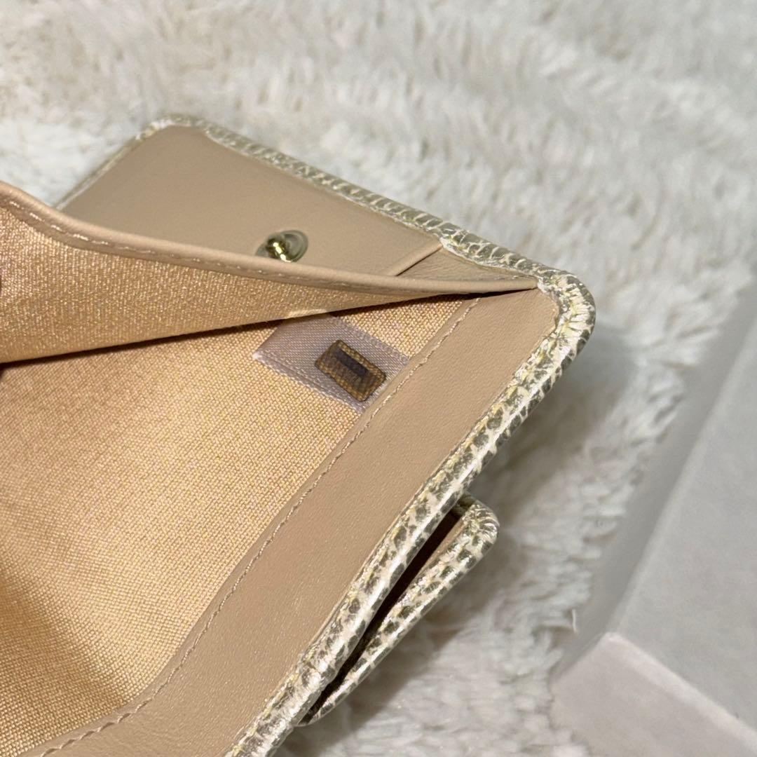 ⭐️新品未使用⭐️　ジミーチュウ　NEMO　スタースタッズ　三つ折り財布　ゴールド