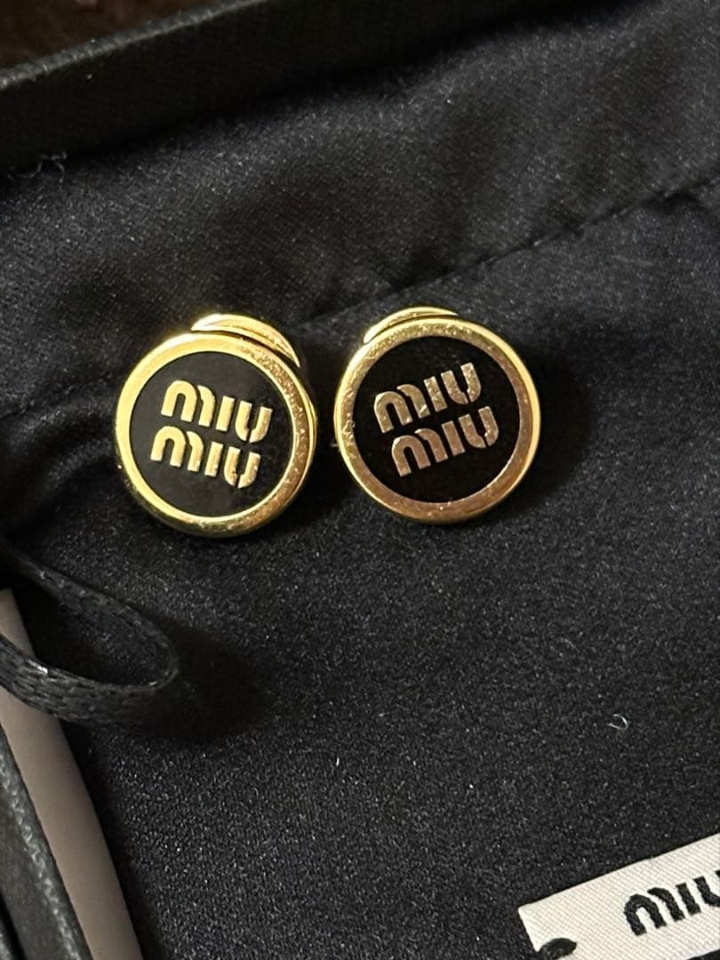 MIU MIU ミュウミュウ ピアス