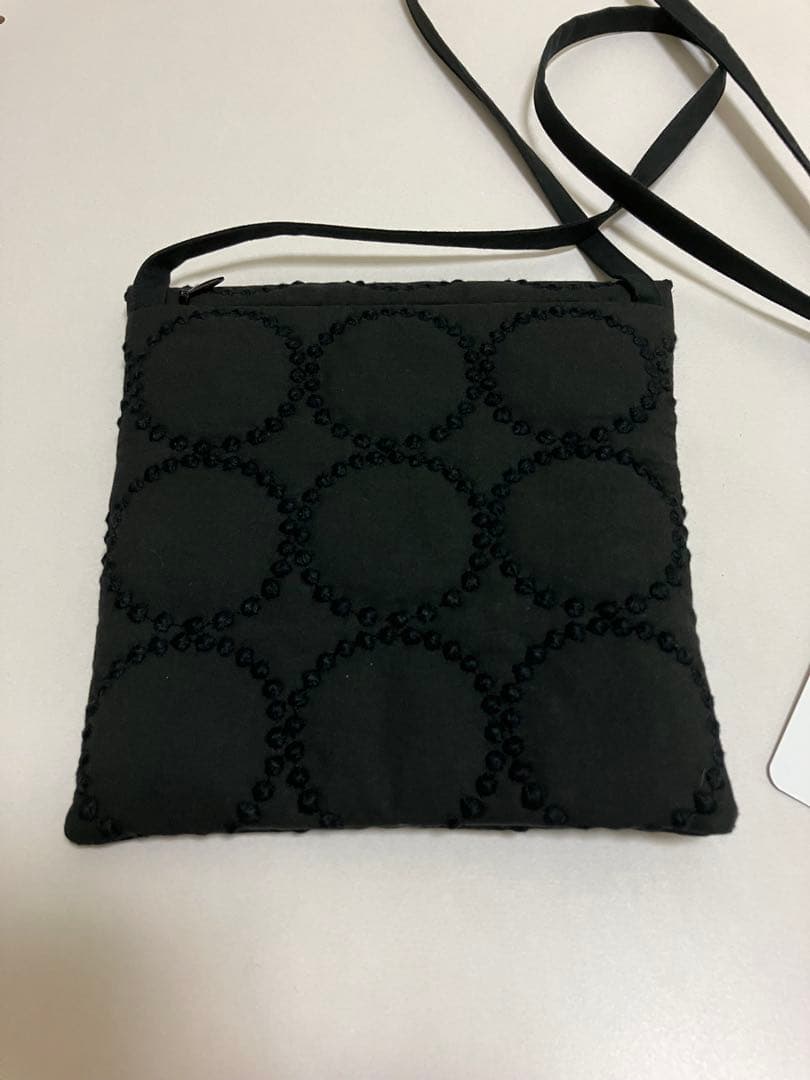 ミナペルホネン黒 pocket bag