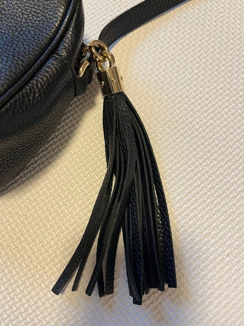 GUCCI ブラックレザー ショルダーバッグ