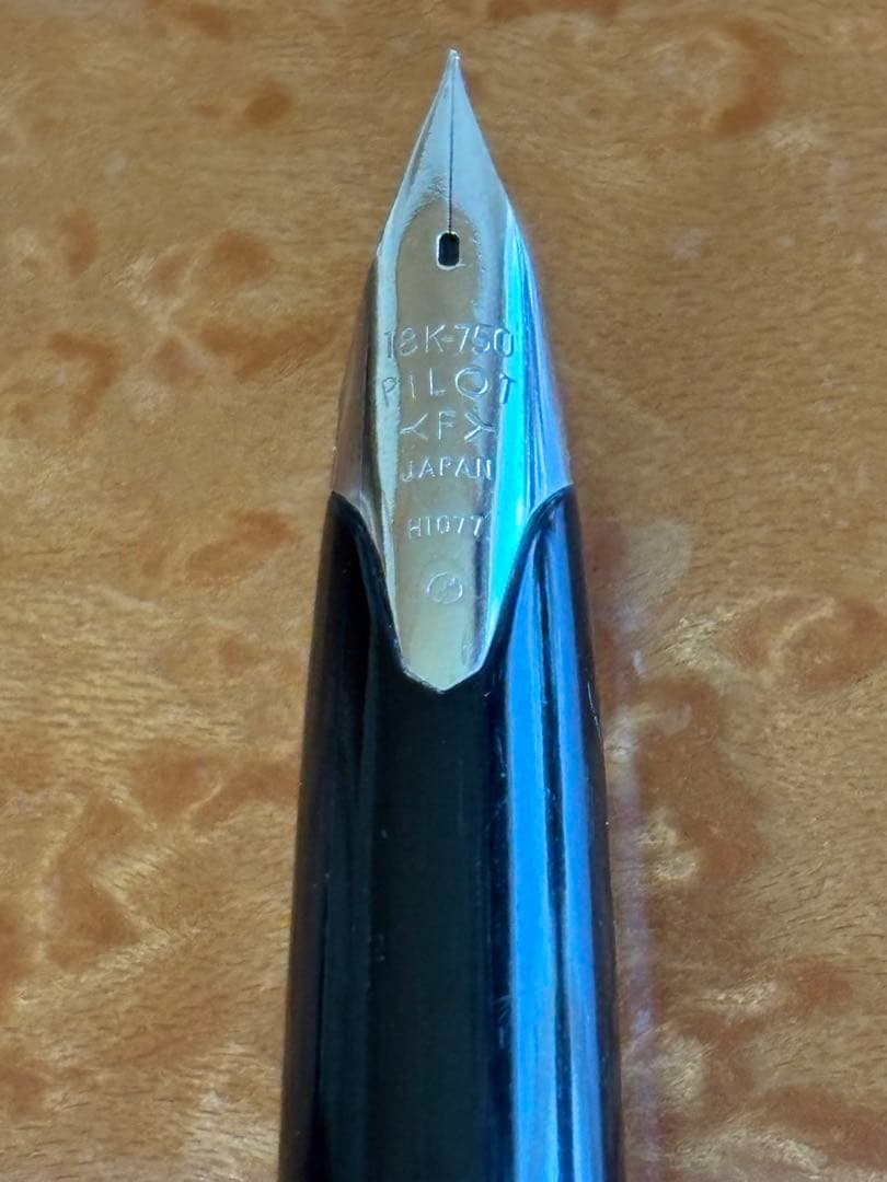 万年筆　パイロット　エリート　PILOT ELite シルバー 18K 細字