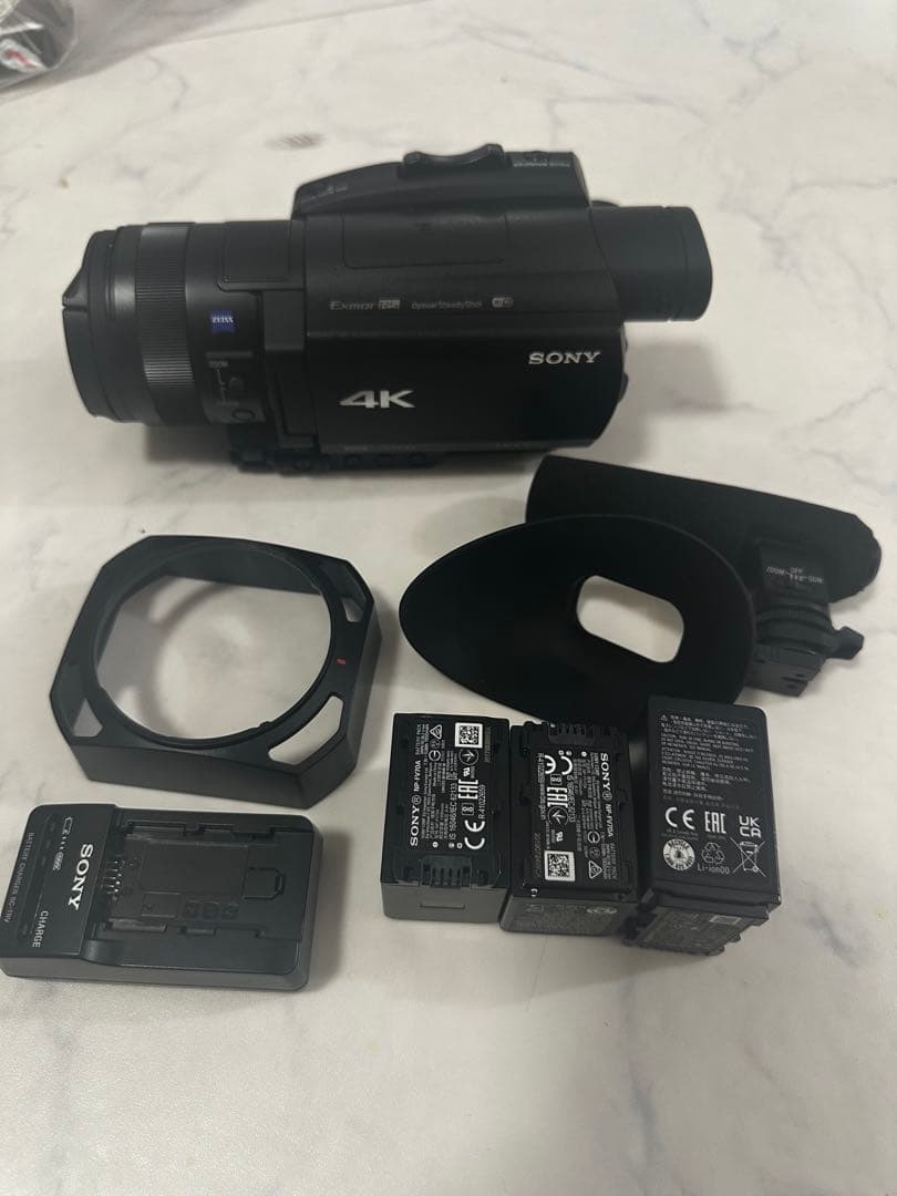 Sony AX700 4K ビデオカメラ 美品　本体 + 付属品