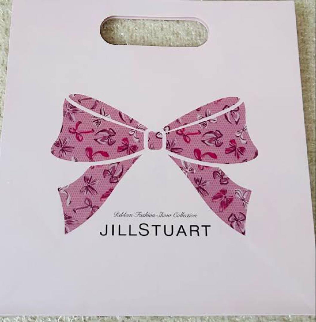 ジルスチュアート　クリスマスコフレ　2025 ショップバック付き