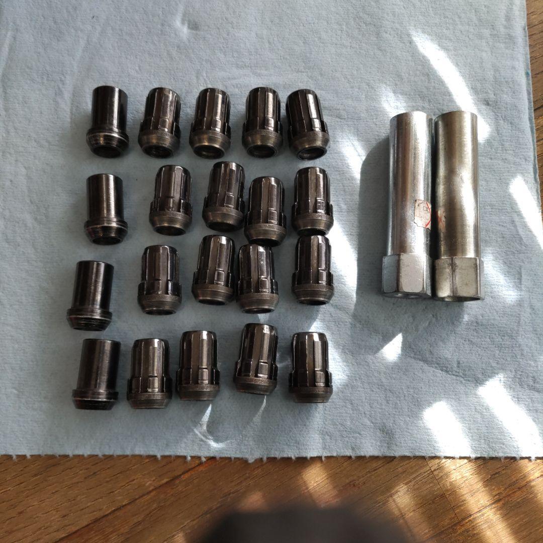 マックガードホイルロック、ナット