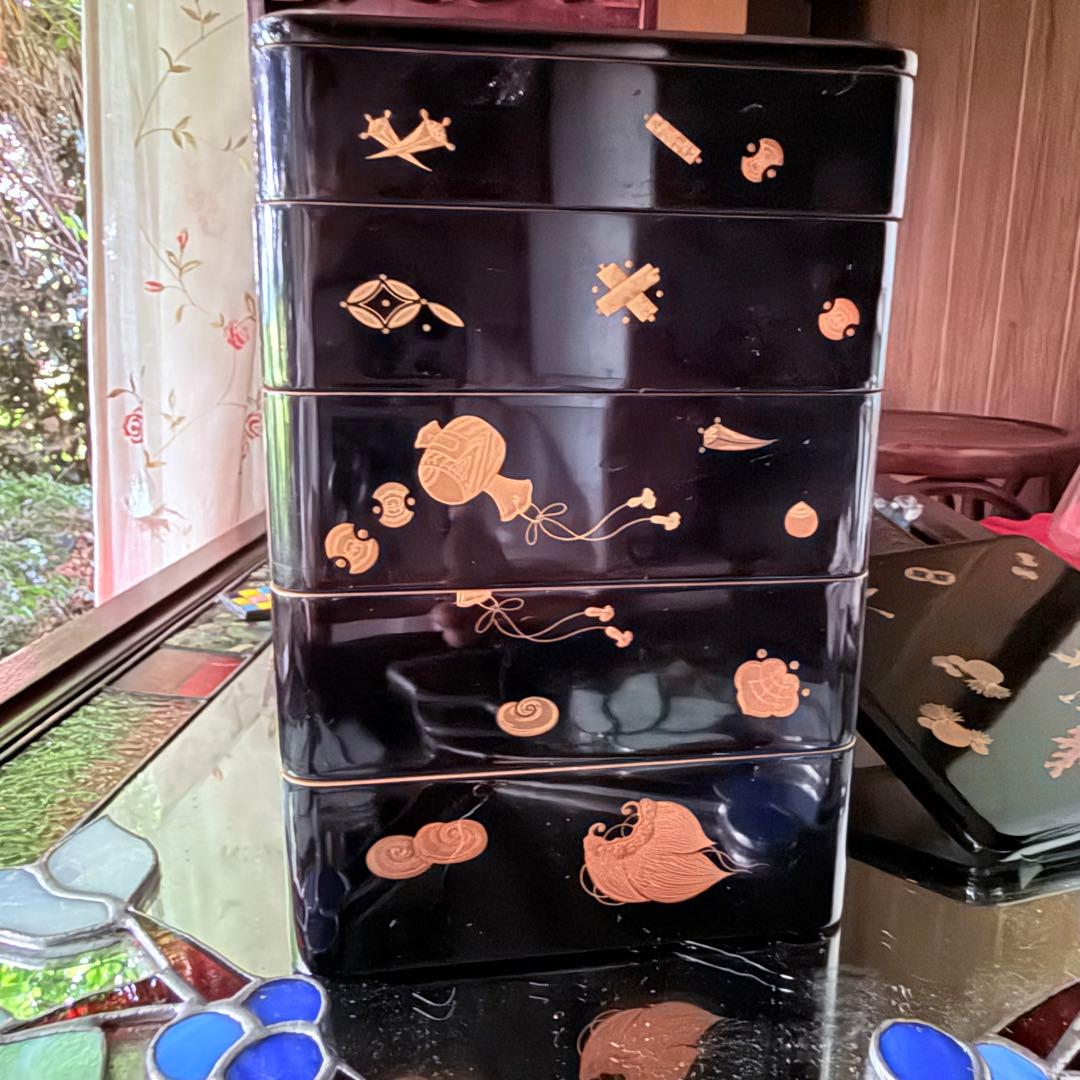 超限定1月2日20時迄‼️JAPAN『図替り宝尽くし』蒔絵梨地四段重台座付木箱入