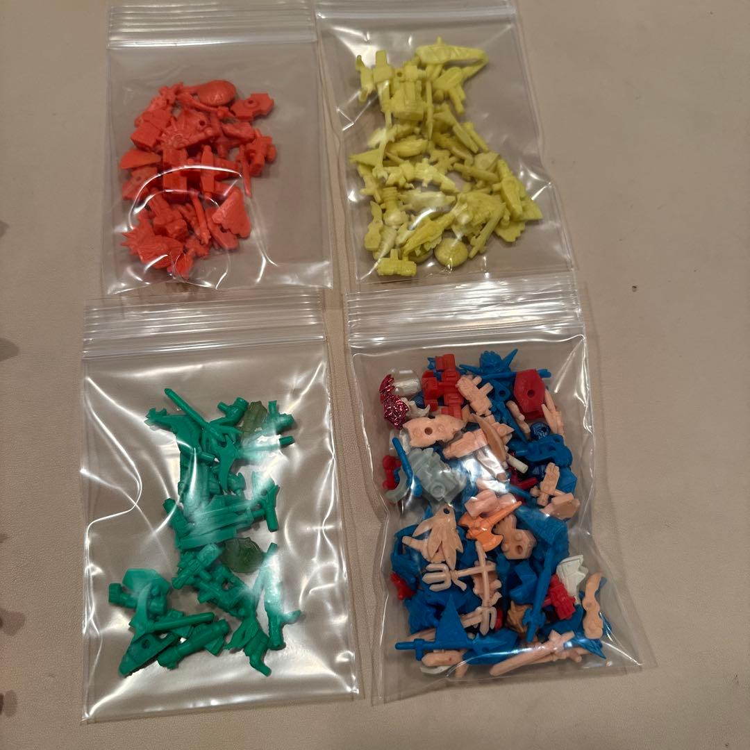 【当時物】ガン消し　まとめセット約140体 と　不揃いパーツたくさん