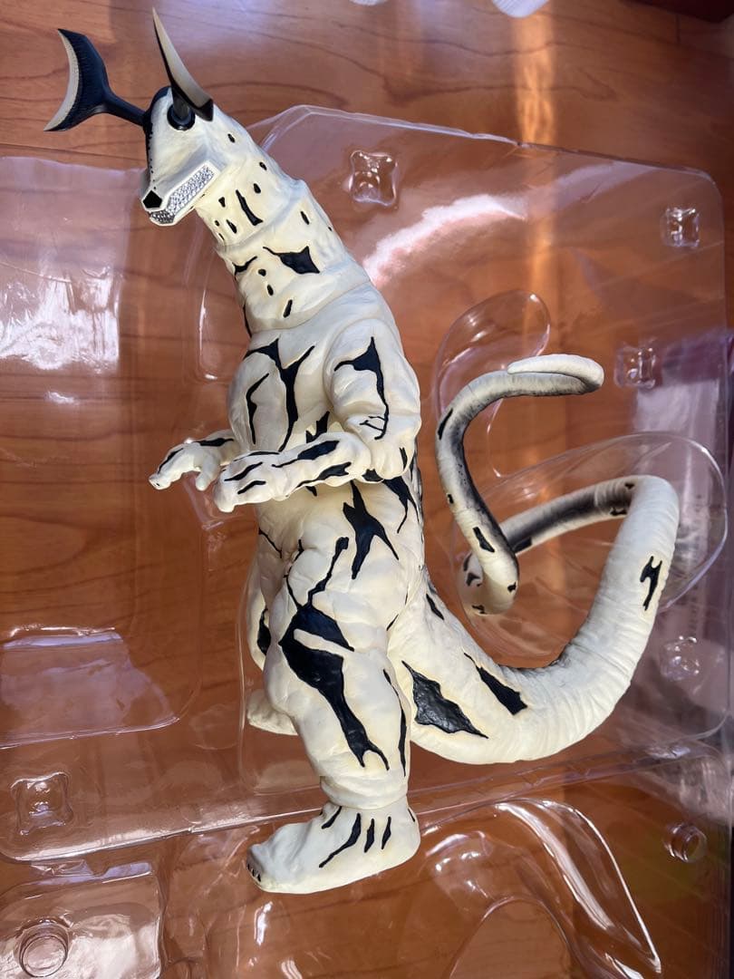 CCP 1/6 特撮シリーズ 宇宙怪獣 エレキング ハイグレード Ver.