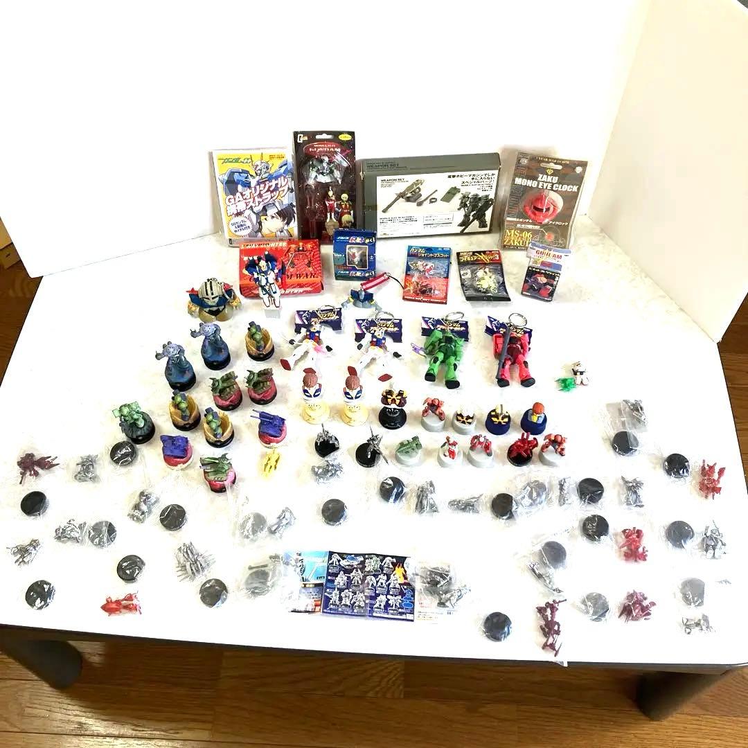 機動戦士ガンダム　まとめ売り ライター　フィギュア　ストラップ その他