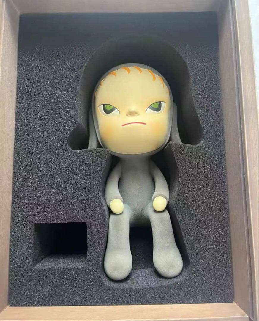 奈良 美智 Sleepless Night (Sitting)