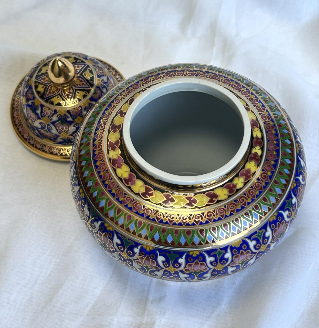 タイ伝統工芸品　ベンジャロン焼き