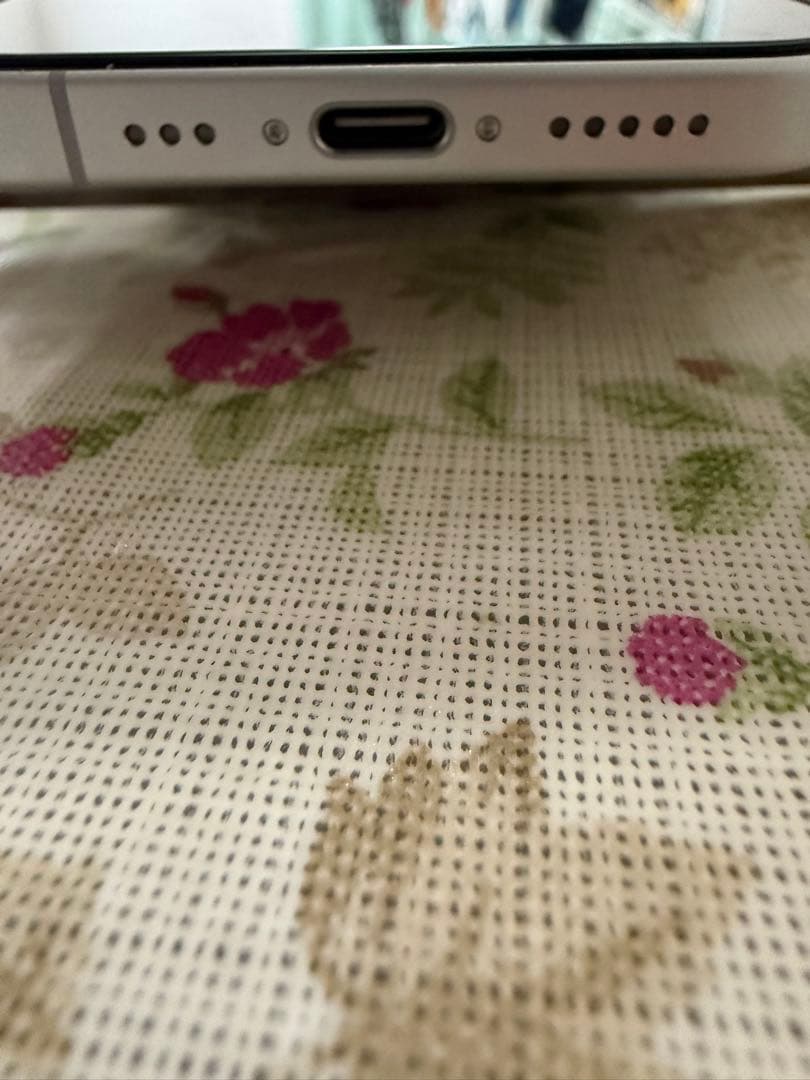 iPhone16 White￼￼￼￼￼ 128G +覗き見防止ガラスフィルム1枚